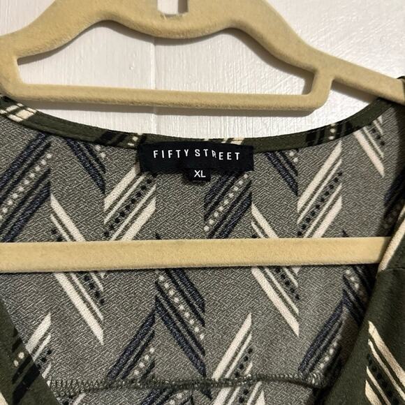 FIFTY STREET Blouse Womens XL Olive Green Chevron Half Zip Patterned Casual - Picture 2 of 5